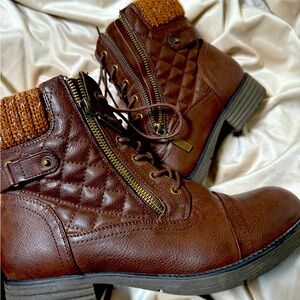 Cute Fall boots, fashion boots, size 10 women pleather boots,